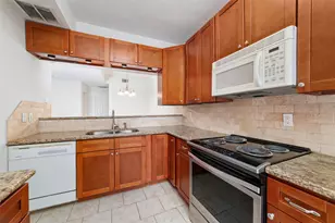 2001 Bering Dr, Houston, TX 77057 - Photo 13