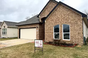 10829 Deaf Smith St, La Porte, TX 77571 - Photo 3