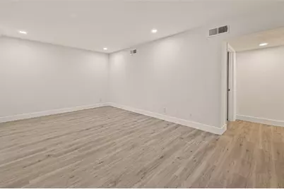 3300 Yorktown Street #15, Houston, TX 77056 - Photo 9