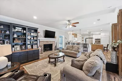 4434 Hillbrook Drive, Orange, TX 77632 - Photo 9