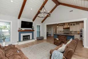 1290 Tallow Cir, Sour Lake, TX 77659 - Photo 9