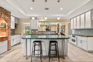 802 Flint River Dr, Houston, TX 77024 - Photo 9