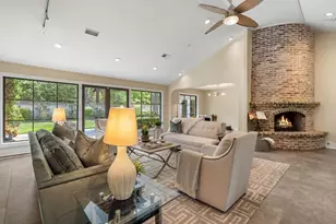 802 Flint River Dr, Houston, TX 77024 - Photo 5