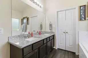 611 Walnut Branch Dr, Baytown, TX 77523 - Photo 17