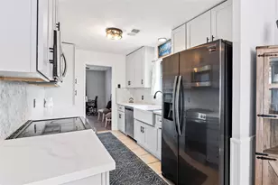 5509 Thornwood Cir, Dickinson, TX 77539 - Photo 11