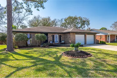 5509 Thornwood Circle, Dickinson, TX 77539 - Photo 1