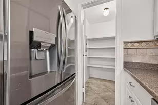 7400 Bellerive Dr, Houston, TX 77036 - Photo 25