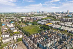 713 Dorothy St, Houston, TX 77007 - Photo 31