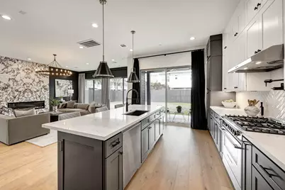 903 E 25th Street, Houston, TX 77009 - Photo 13