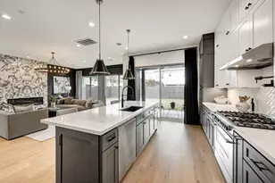 903 E 25th St, Houston, TX 77009 - Photo 13