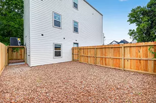307 Neyland St, Houston, TX 77022 - Photo 15
