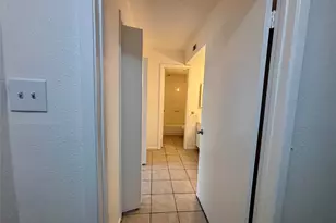 2800 Jeanetta St, Houston, TX 77063 - Photo 9