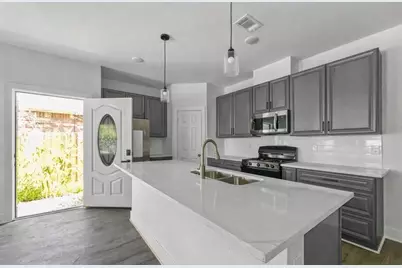 6010 Bobby Burns Street, Houston, TX 77028 - Photo 7