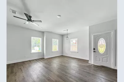 6010 Bobby Burns Street, Houston, TX 77028 - Photo 11