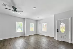 6010 Bobby Burns St, Houston, TX 77028 - Photo 11