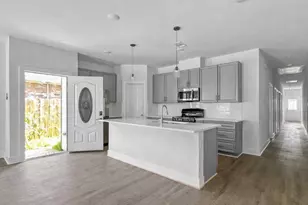 6010 Bobby Burns St, Houston, TX 77028 - Photo 7