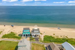 2798 Tradewind Ln, Crystal Beach, TX 77650 - Photo 1