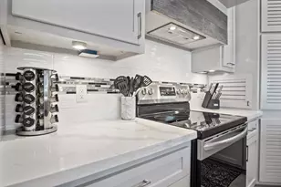 2798 Tradewind Ln, Crystal Beach, TX 77650 - Photo 13