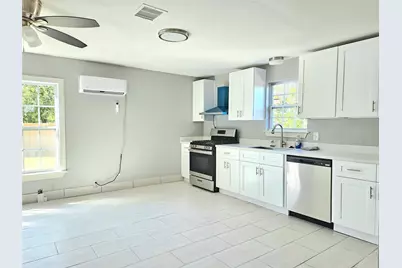 532 Bayshore Drive, La Porte, TX 77571 - Photo 11