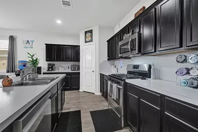 6115 Yesenia Street, Katy, TX 77449 - Photo 7