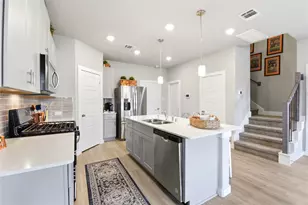 8412 Arden valley Ln, Houston, TX 77063 - Photo 11