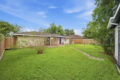 6418 Silver Chalice Drive, Houston, TX 77088 - Photo 45