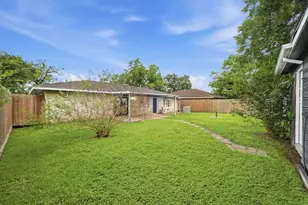 6418 Silver Chalice Dr, Houston, TX 77088 - Photo 45