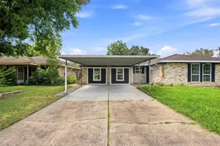 6418 Silver Chalice Dr, Houston, TX 77088 - Photo 9