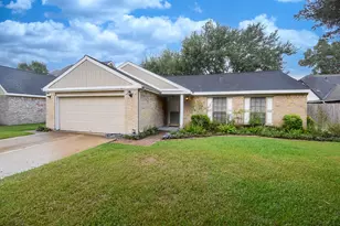 522 7th St, Sugar Land, TX 77498 - Photo 1