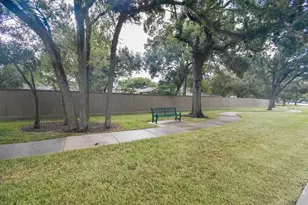 522 7th St, Sugar Land, TX 77498 - Photo 17