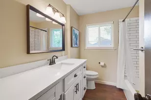 10526 Hollyglen Dr, Houston, TX 77016 - Photo 7