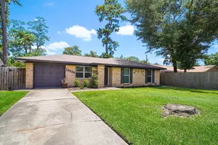 10526 Hollyglen Dr, Houston, TX 77016 - Photo 9