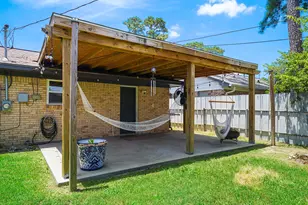 10526 Hollyglen Dr, Houston, TX 77016 - Photo 11