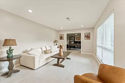 11314 Hillcroft Avenue, Houston, TX 77035 - Photo 9