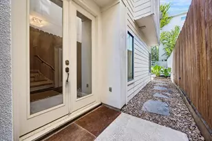 512 Asbury St, Houston, TX 77007 - Photo 3