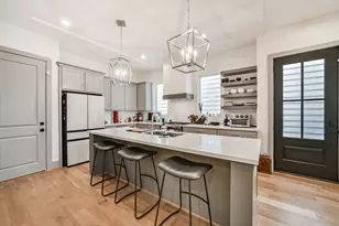 801 Fisher St, Houston, TX 77018 - Photo 5