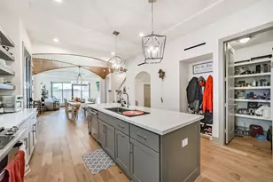 801 Fisher St, Houston, TX 77018 - Photo 7