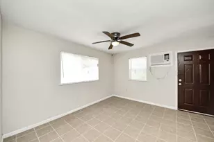 3910 Hoffman St, Houston, TX 77026 - Photo 11