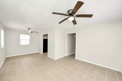 3910 Hoffman St #3, Houston, TX 77026 - Photo 9