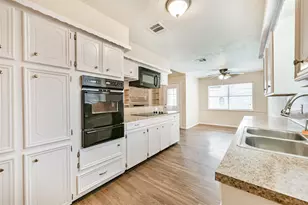 2230 E Clare St, Deer Park, TX 77536 - Photo 7