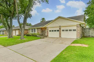 2230 E Clare St, Deer Park, TX 77536 - Photo 3