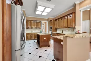 1715 Forestlake Dr, Sugar Land, TX 77479 - Photo 17