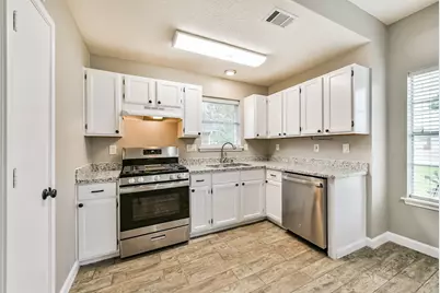 2436 Caroline Street, Dickinson, TX 77539 - Photo 5