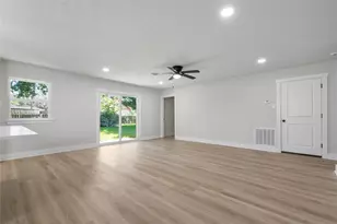 5102 Tavenor Ln, Houston, TX 77048 - Photo 15