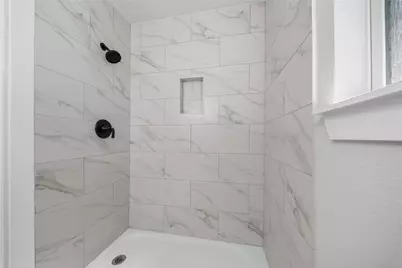 5102 Tavenor Lane, Houston, TX 77048 - Photo 15