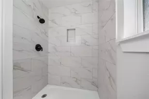 5102 Tavenor Ln, Houston, TX 77048 - Photo 15