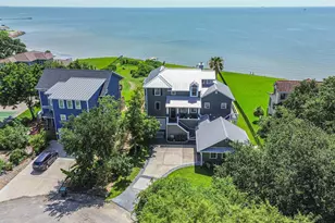 605 Quintana Roo Pl, Seabrook, TX 77586 - Photo 1