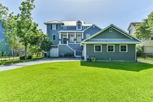 605 Quintana Roo Pl, Seabrook, TX 77586 - Photo 1