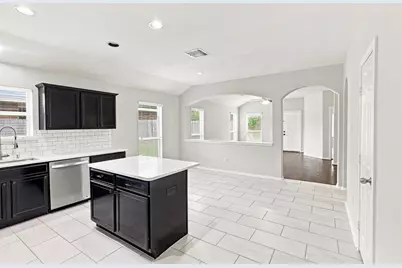 2913 Landing Edge Lane, League City, TX 77539 - Photo 7