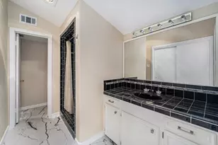 9650 Val Verde St, Houston, TX 77063 - Photo 19